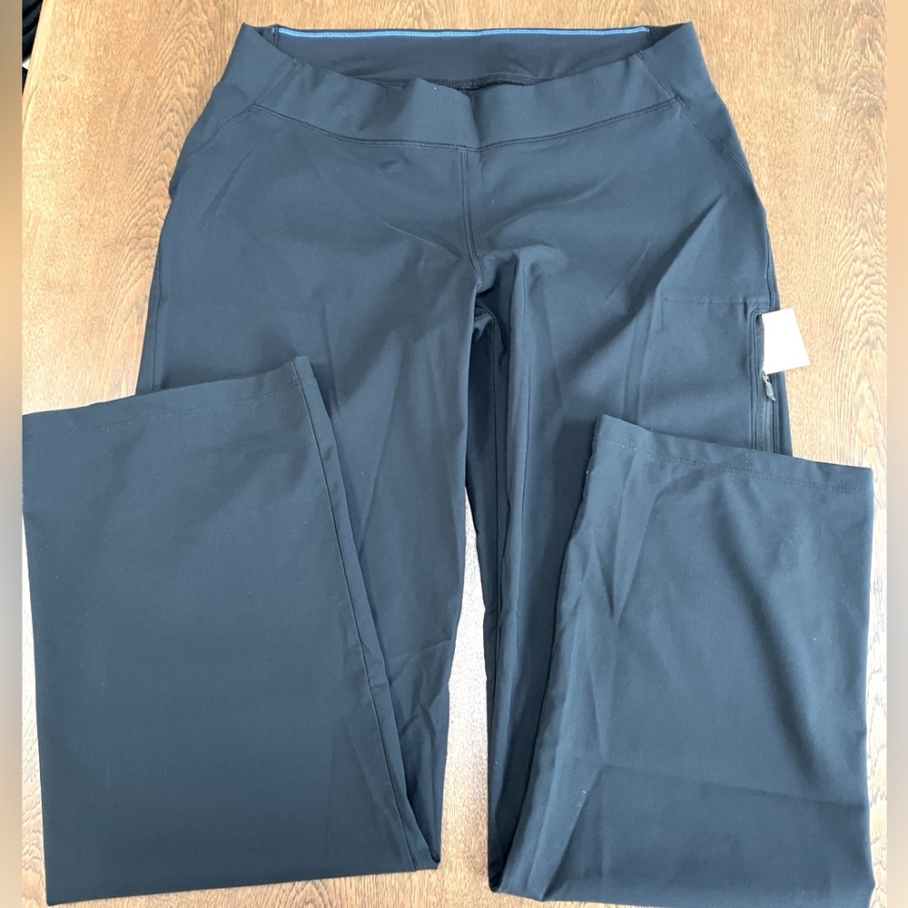 COLUMBIA OmniShield, full straight leg pants. Stretch waist.Non wrinkle/quickdry